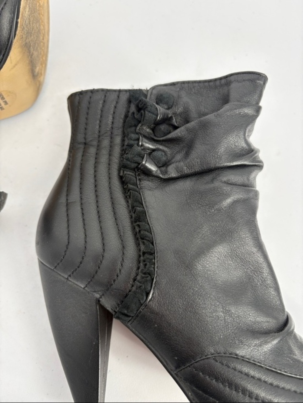 🍴 Seychelles Black Quilted Leather Ankle Booties granny